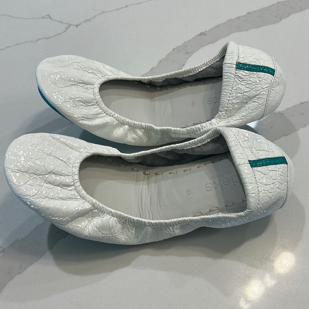 Tieks by Gavrieli Diamond white croc size 9
